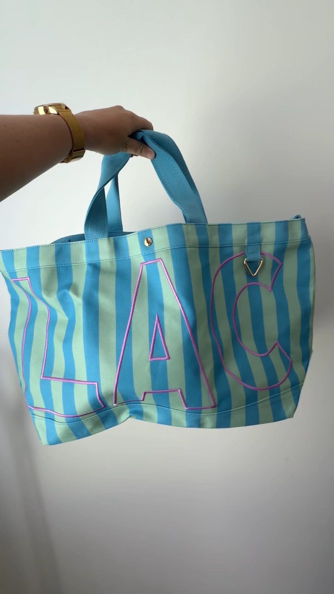 The cutest little tote! 😍

#LTKootd #LTKSeasonal #LTKSaleAlert