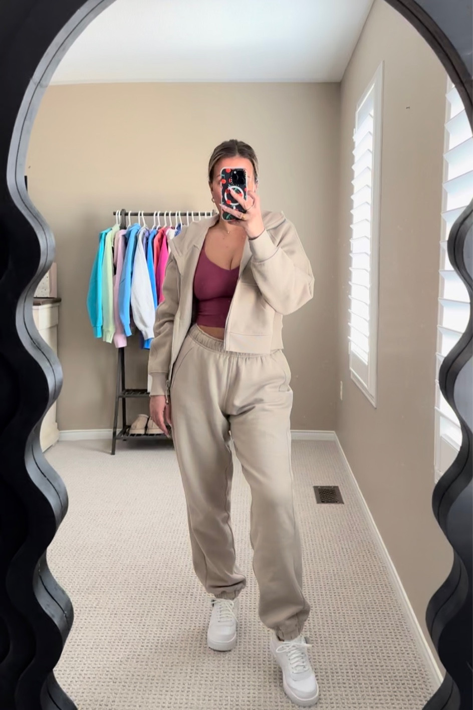 my new favourite set 🫶 
sweater: xs/s
pants: s
tank: 8 

#LTKstyletip