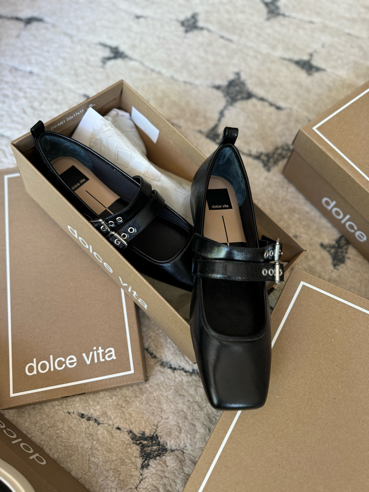 Nordstrom sale NSALE shoe finds
Mary Jane black leather shoes for fall trendy cool girl aesthetic from dolce vita 

#LTKxNSale