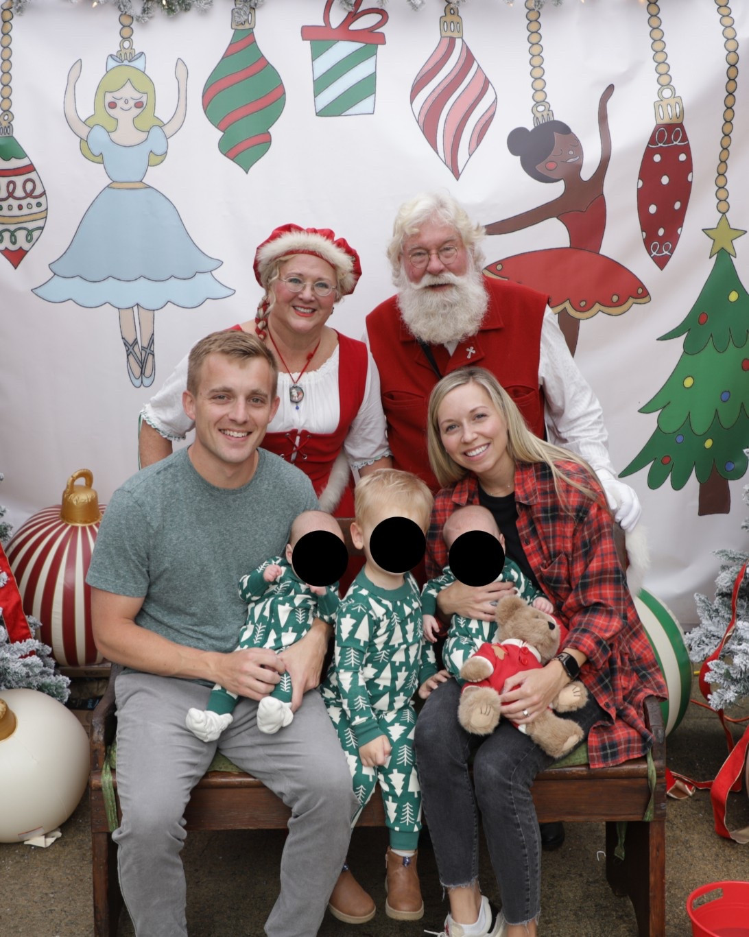Matching pajamas to see Santa! 59% off for toddler jams, baby jams are clearance - only $13!

#LTKHoliday #LTKBaby #LTKKids