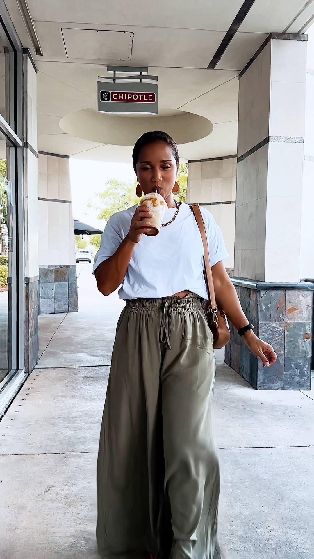 Never met a wide leg pants I didn’t like! 💯 Love this flowy one from Amazon. 

Amazon finds
Amazon pants
Wide leg pants
Casual outfits 

#LTKFindsUnder100 #LTKOver40 #LTKSeasonal