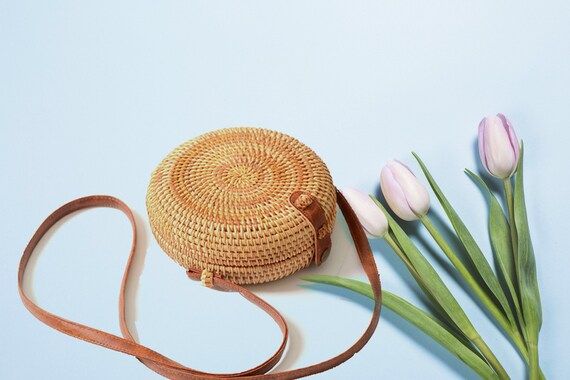 Round bali bag, round bag, purse has Balinese handmade wicker basket, Wicker beach bag handbag shoul | Etsy (US)