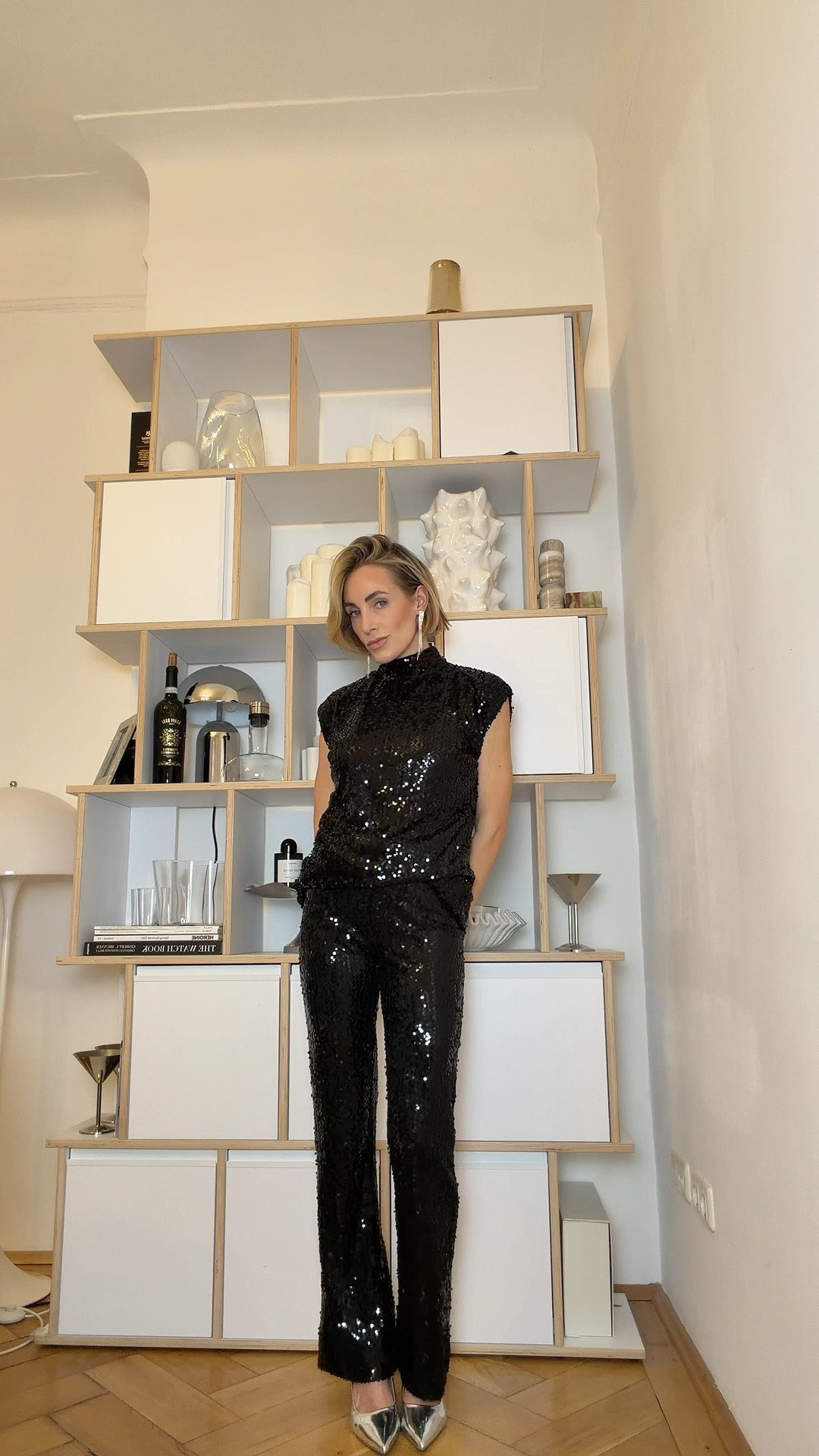 🎅🏼✨❄️🎄🫕Your wardrobe for the festive days: Sequins, glitter, velvet and a cozy day look.
My favorite is the first sequin look!! Wearing size small / 36 in all looks


#LTKwinter #LTKpartywear #LTKfestive