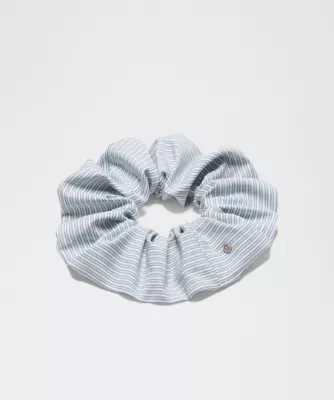 Uplifting Oversized Scrunchie | lululemon (AU)