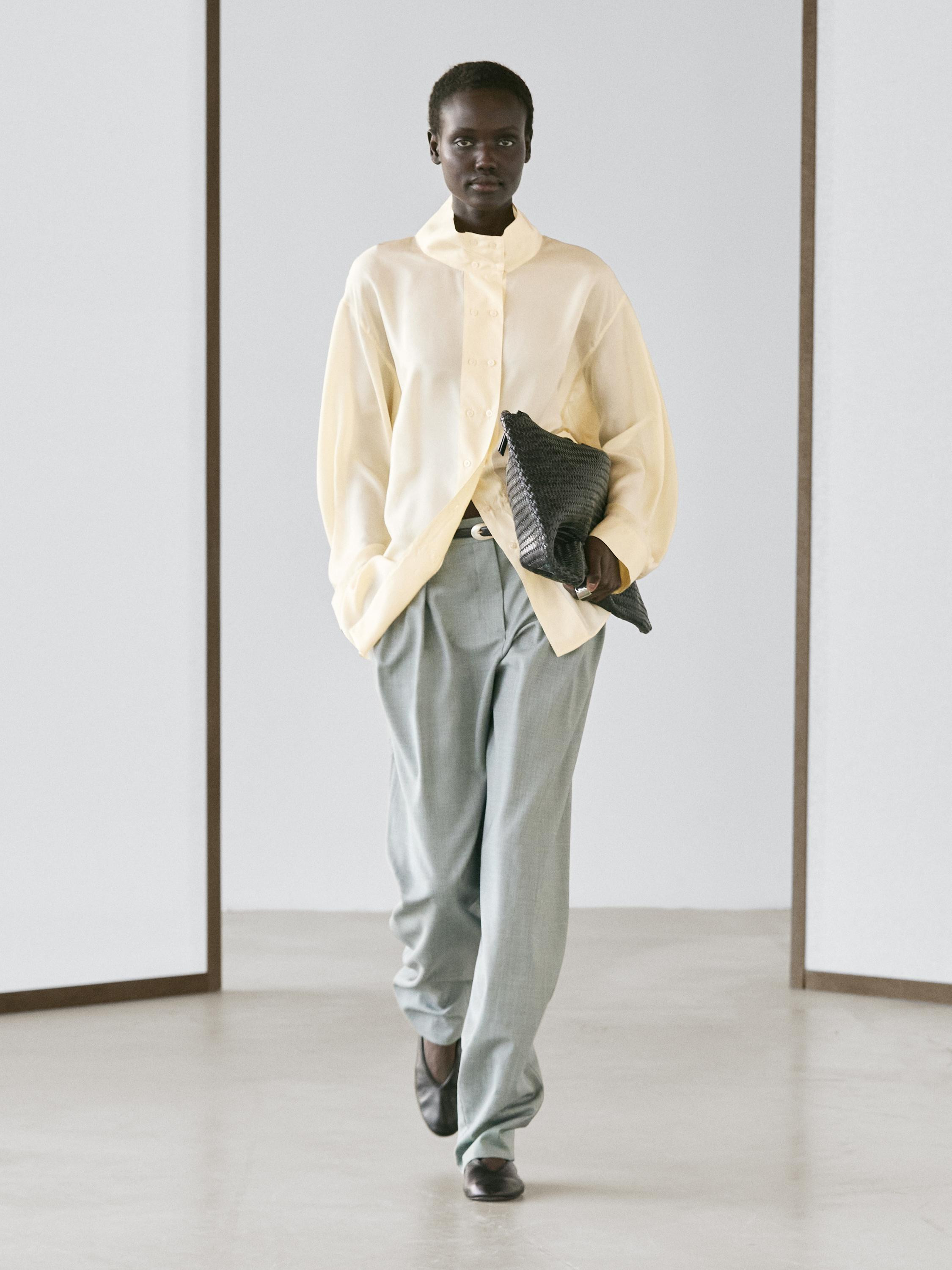Silk shirt with button detail | Massimo Dutti US