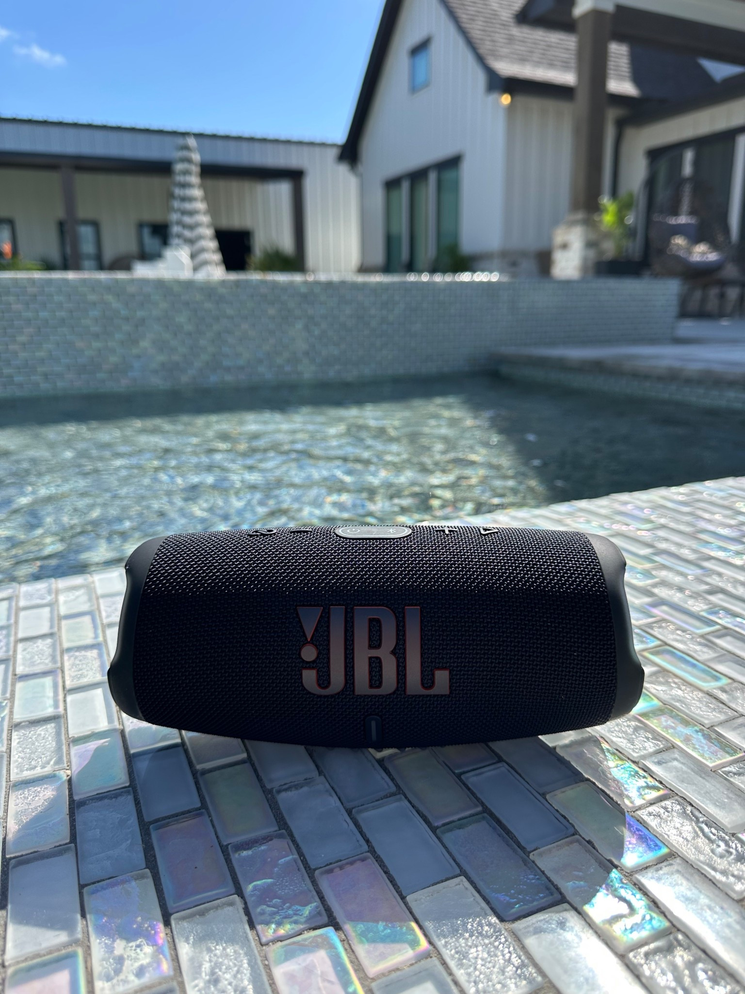 Obsessed with this waterproof job speaker! Has nice bass and is loud but easy to carry around and travel with. 

#LTKSwim