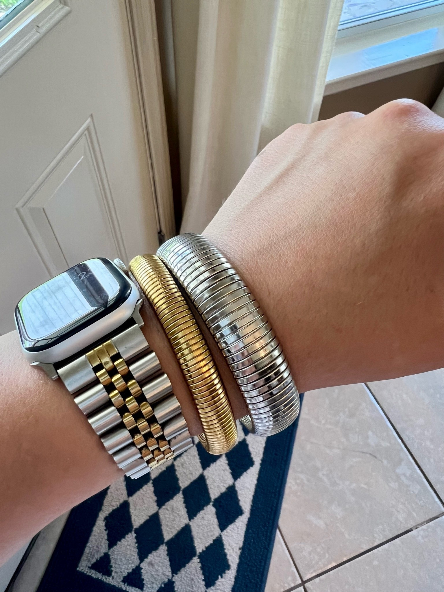 Silver stretch chunky bracelet 
Gold 
Two tone Apple Watch band
Rolex
Affordable 
Amazon finds

#LTKOver40 #LTKmomlife
