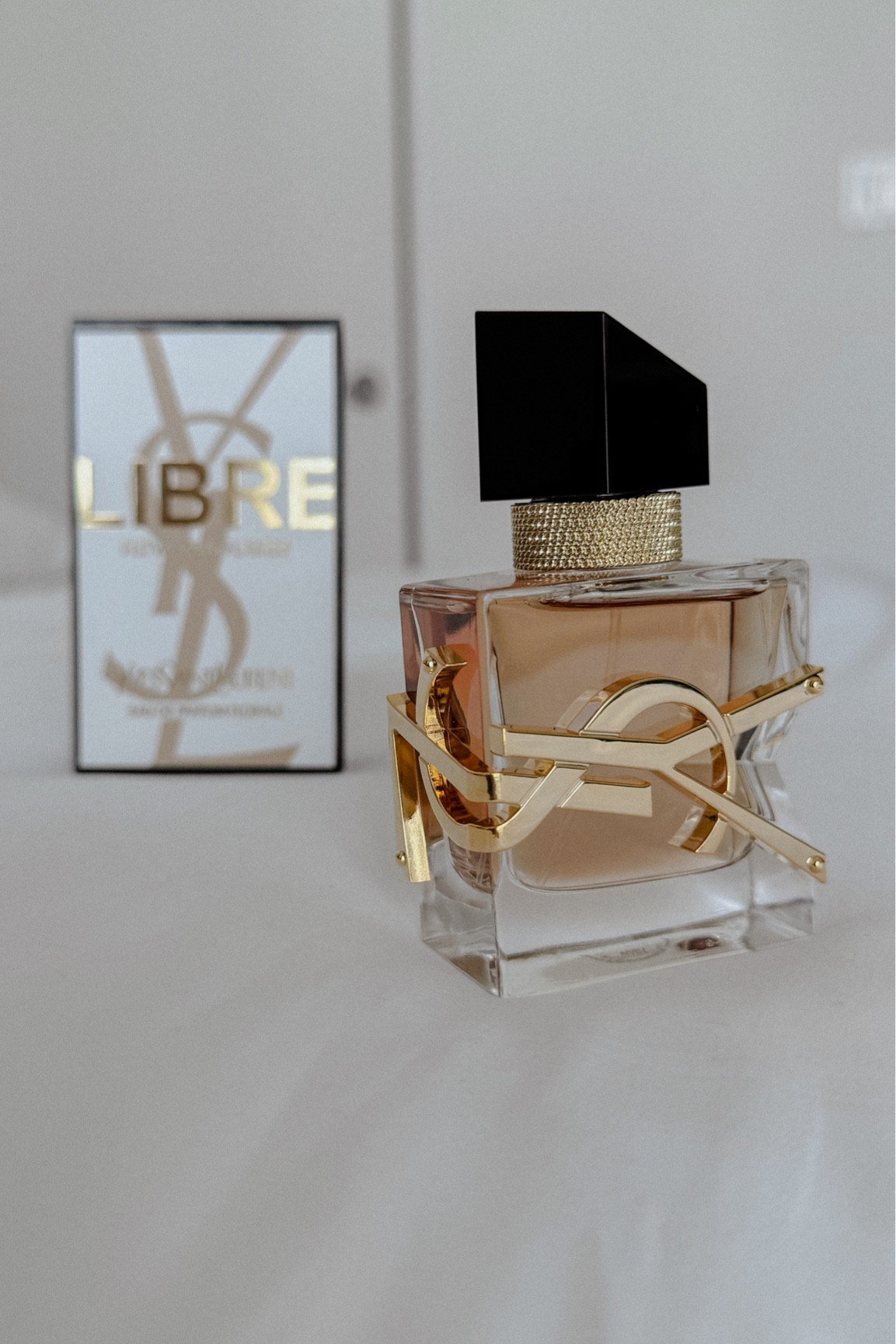 YSL Libre Flowers and Flames EDP

Features:
At the heart of the fragrance blooms a sun-kissed and creamy coco-palm tree flower melted with a spicy and solar lily flower.

Beneath this blazing bold floral, a base of rich vanilla for sensuous warmth and unforgettable long-lastingness. An endless bloom of freedom.

ABOUT THE BOTTLE:
Libre Flowers & Flames introduces a new IT-Couture perfume bottle & sets fire to the classic codes of florality.

Lit up by a new gold sand color, this new gem reflects the radiance and warmth of its olfactory notes.

A sexy elegant hue to keep in your wardrobe.

Fragrance Family:
Warm Floral

Key Notes:
• Coco Palm Tree Flower Accord
• Lily Flower Accord
• Orange Blossom
• Diva Lavender Heart