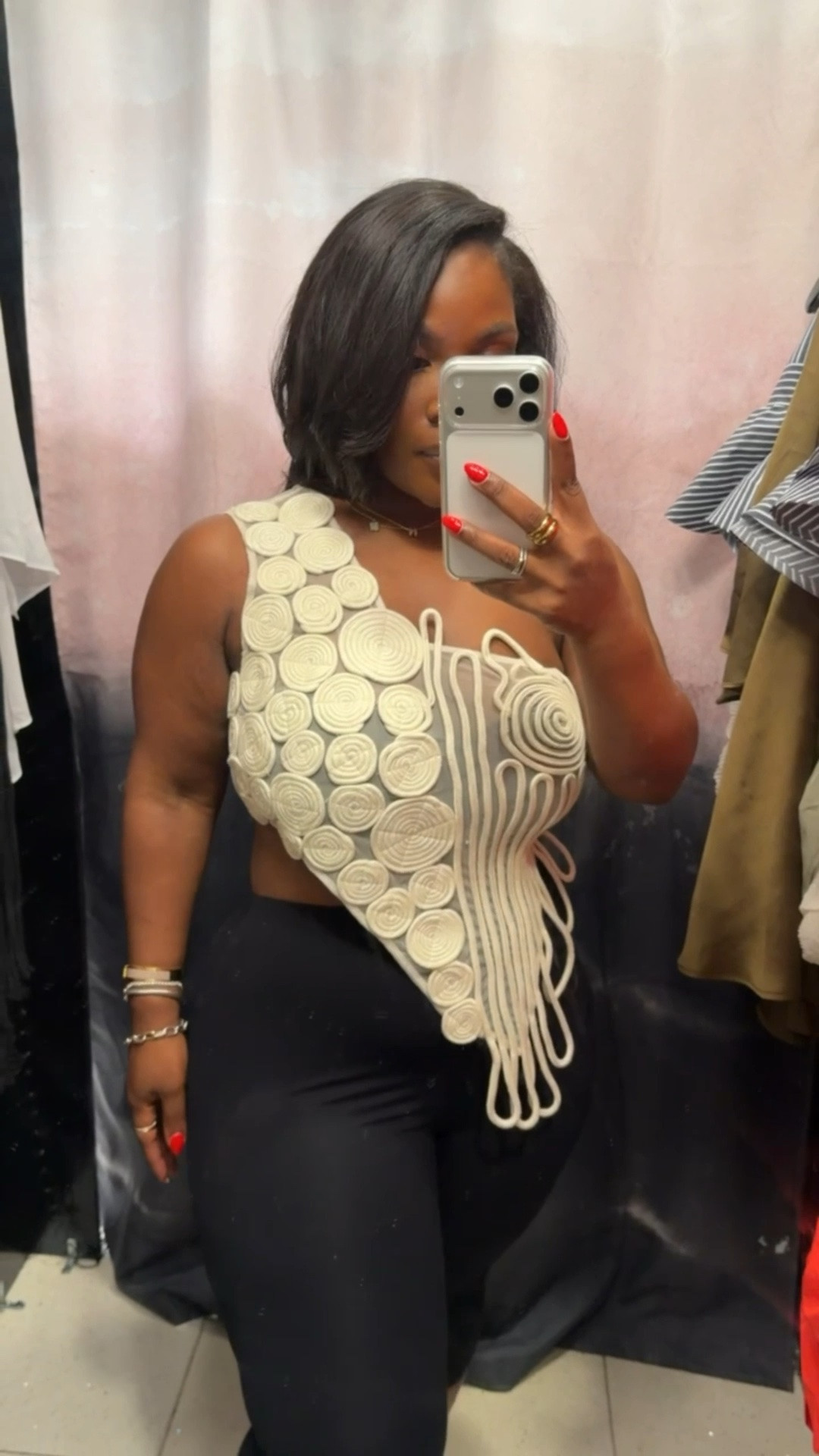This feels like I’m wearing an art piece!! Such a fun top 🤍

Top: Size L Linking
Capris: Size L 

Linking the rest of my try on below that’s still available!