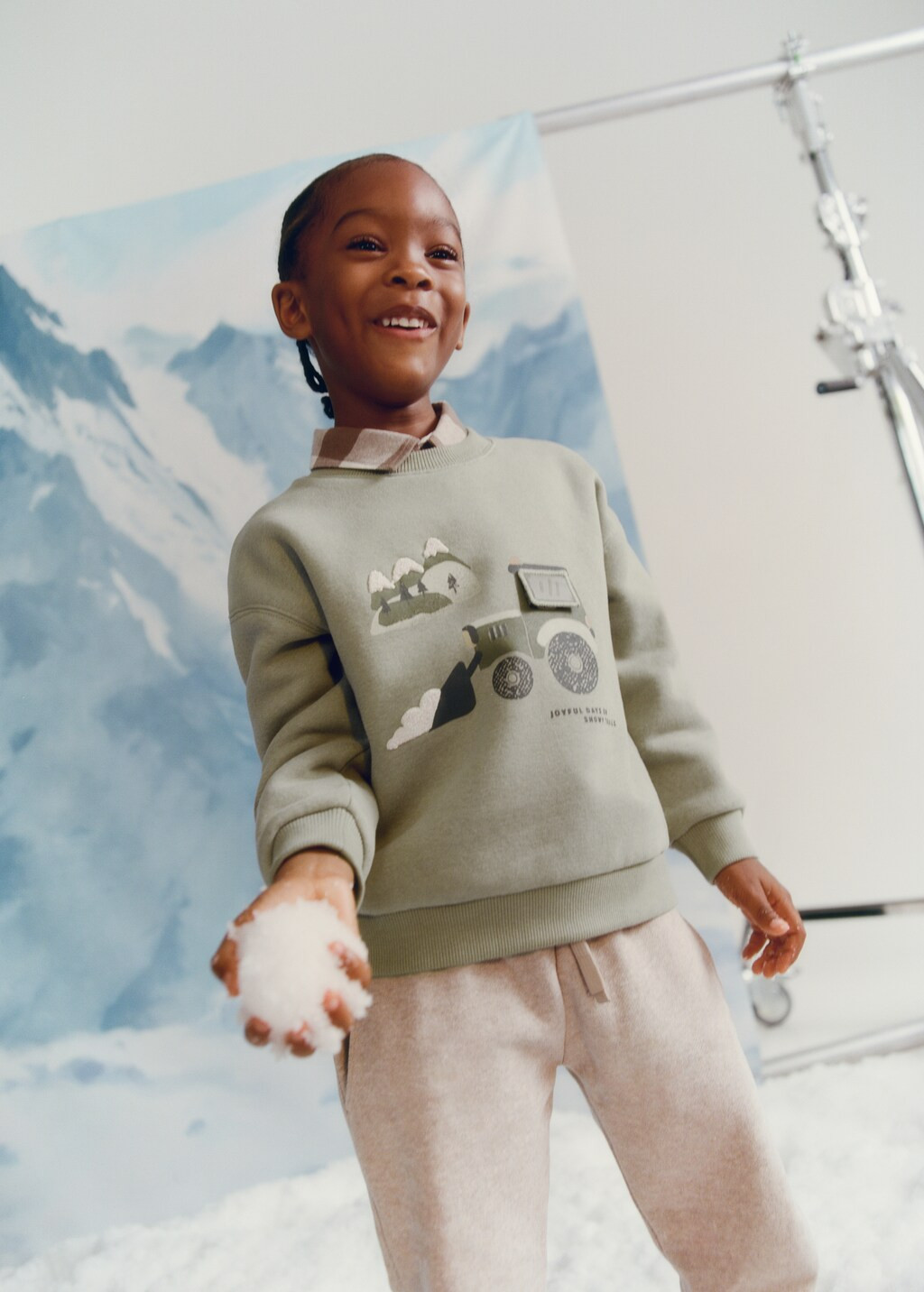 Gemustertes Sweatshirt mit Stickerei | Mango EU