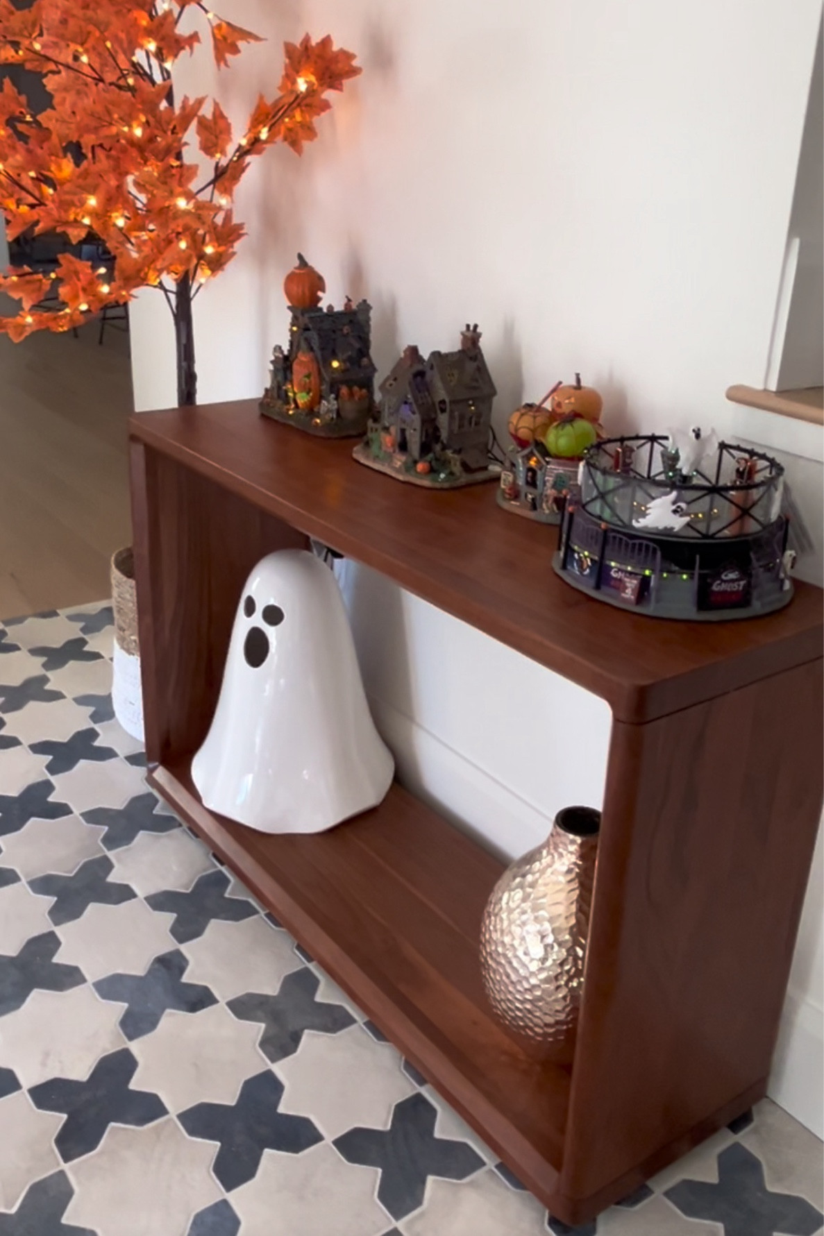 Loving our new entry table! It’s 48 inches in walnut but comes in white oak as well! We are ready for the spooky season! 

#LTKFallSale