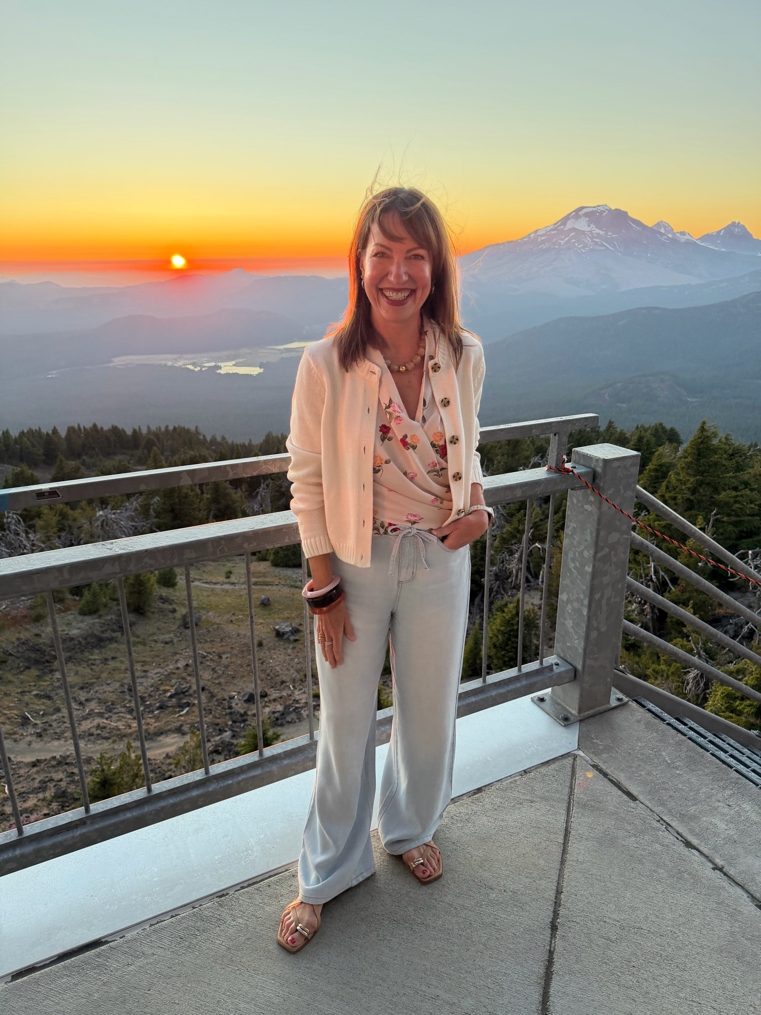 Date night outfit on top of Mt. Bachelor, Oregon!

Heartloom, splendid, floral halter top, cardigan, lounge denim, Dolce Vita

#LTKgrwm #LTKootd #LTKOver40