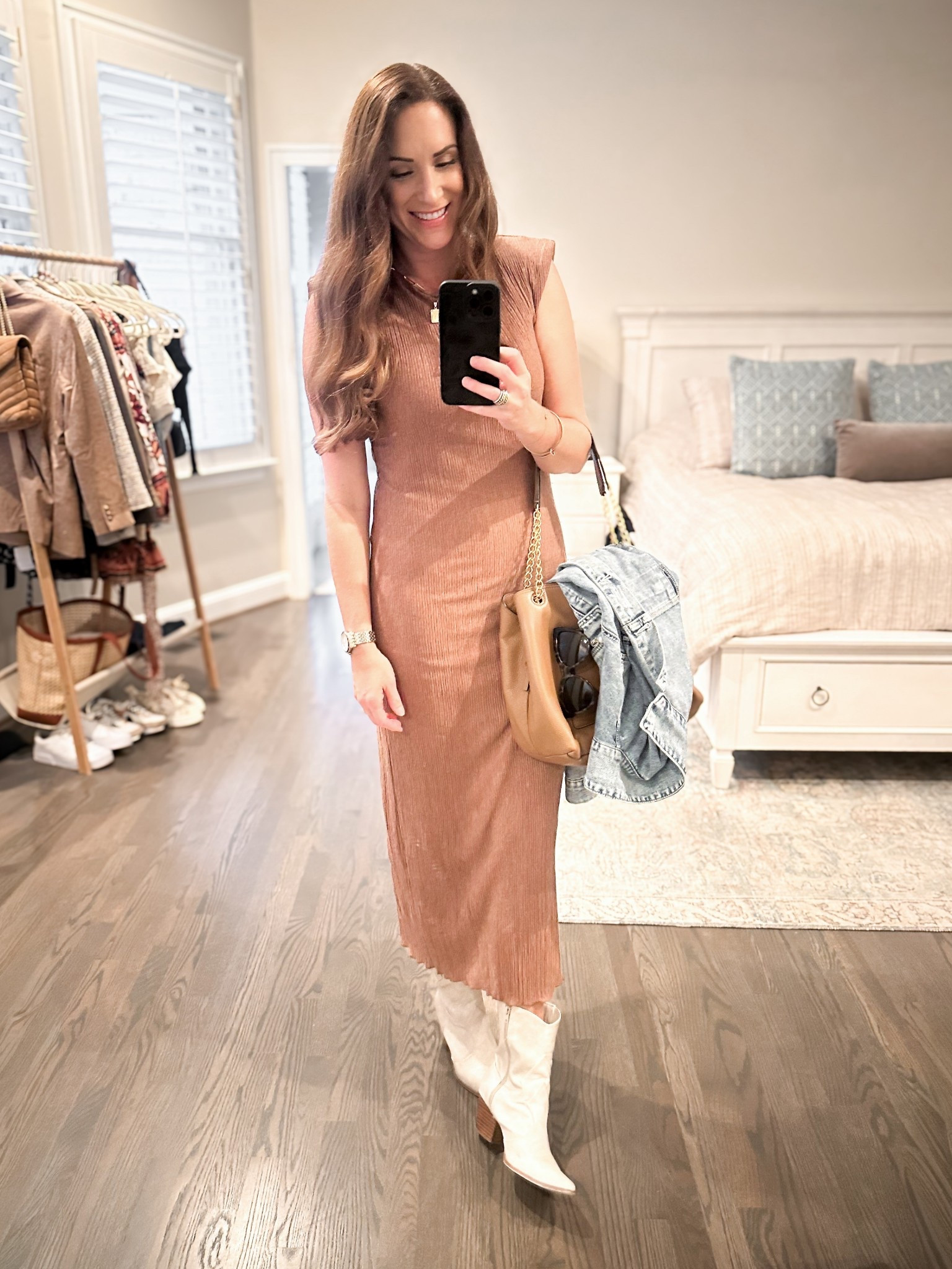 Embracing the warm fall with this padded shoulder ASTR ankle length maxi dress! And she’s currently 55% off! 🤎

#LTKSeasonal #LTKOver40 #LTKFindsUnder50