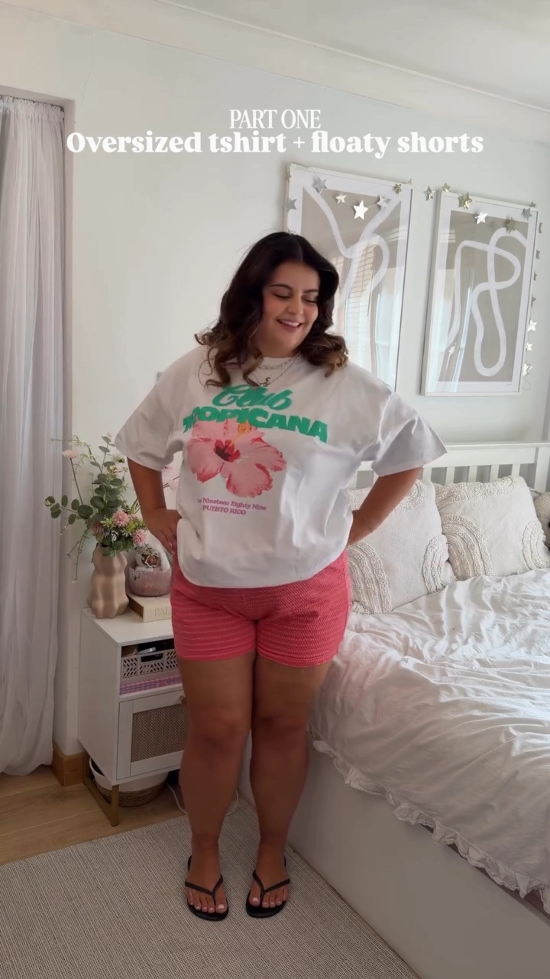 Getting dressed does not have to be complicated, let me show you some fail safe outfit formulas that never fail‼️😛 part one… an oversized tee and floaty shorts- my absolute GO TO for heatwave dressing ☀️👀

#midsizefashion #midsizestyle #summeroutfitideas #outfitformula