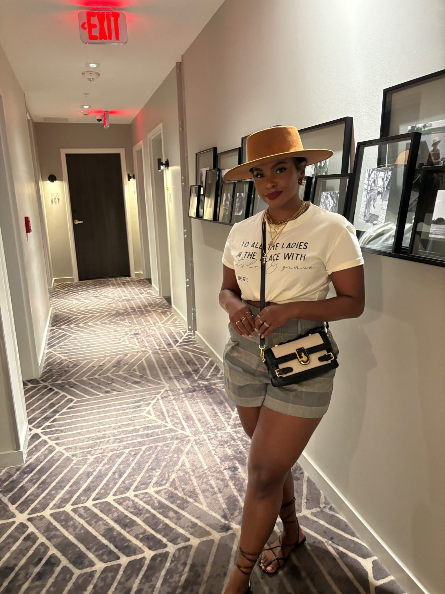 Last night OOTD. shorts are old from Zara but I link some other great options. L in the top. Bawse Lady on the lip 


#LTKItBag #LTKMidsize #LTKFindsUnder100
