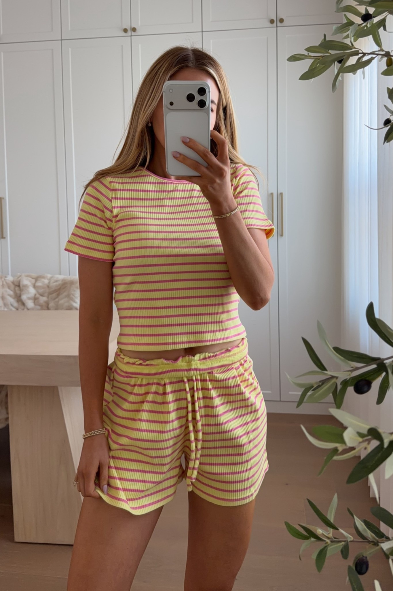 code: MICHELE, xs on top, small on bottom