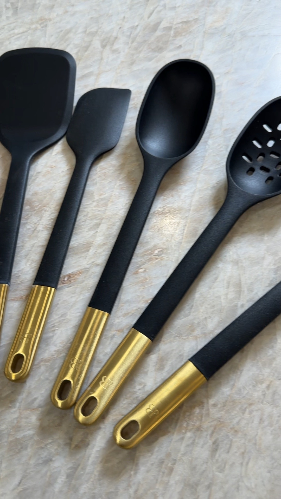 Scroll to shop! ✨ Neutral kitchen must-haves.

Color: Black Sesame.

Desliza para comprar. ✨ Esenciales de cocina en tonos neutros.

📲 Download the free LTK app & follow me @kirasfashionfinds to shop all my daily finds.

#LTKHome #LTKvlog #LTKdayinmylife
