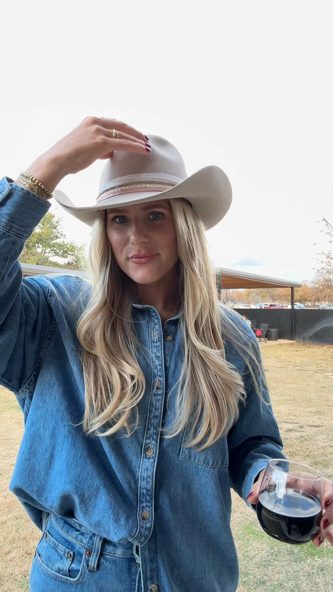 Cute western look! I can’t link my kemo sabe hat but linking a kinda similar one! 

#LTKSaleAlert #LTKWatchNow #LTKStyleTip
