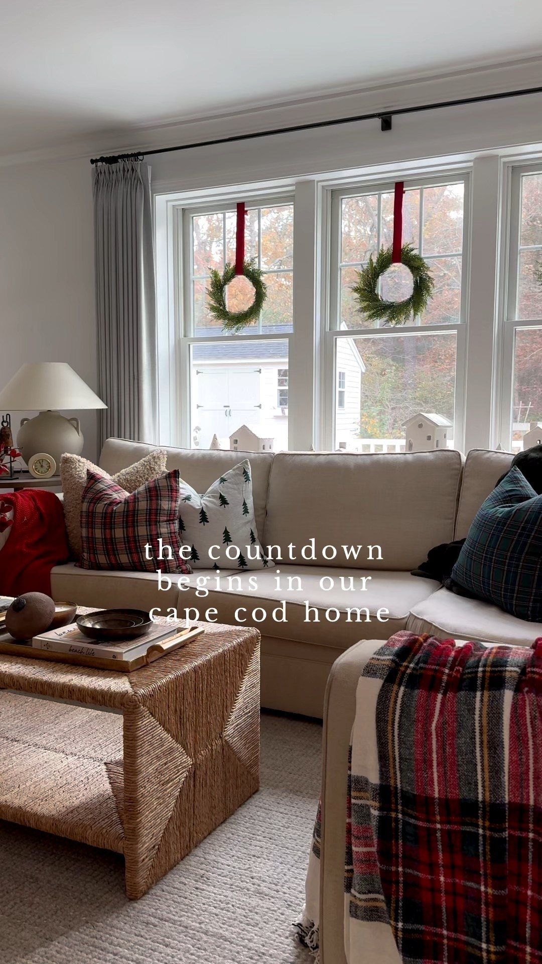 Holiday living room

Amazon home  Ralph Lauren Christmas decor  Coastal living room  throw blanket, throw pillows, potter barn sofa,  vase, jute rug, sherri calnan home 

#LTKHoliday #LTKHome