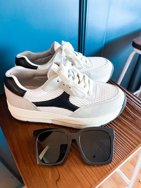 Style on a budget. Platform sneakers + boyfriend oversized sunglasses 

#LTKover40 #LTKfindsunder50 #LTKshoecrush