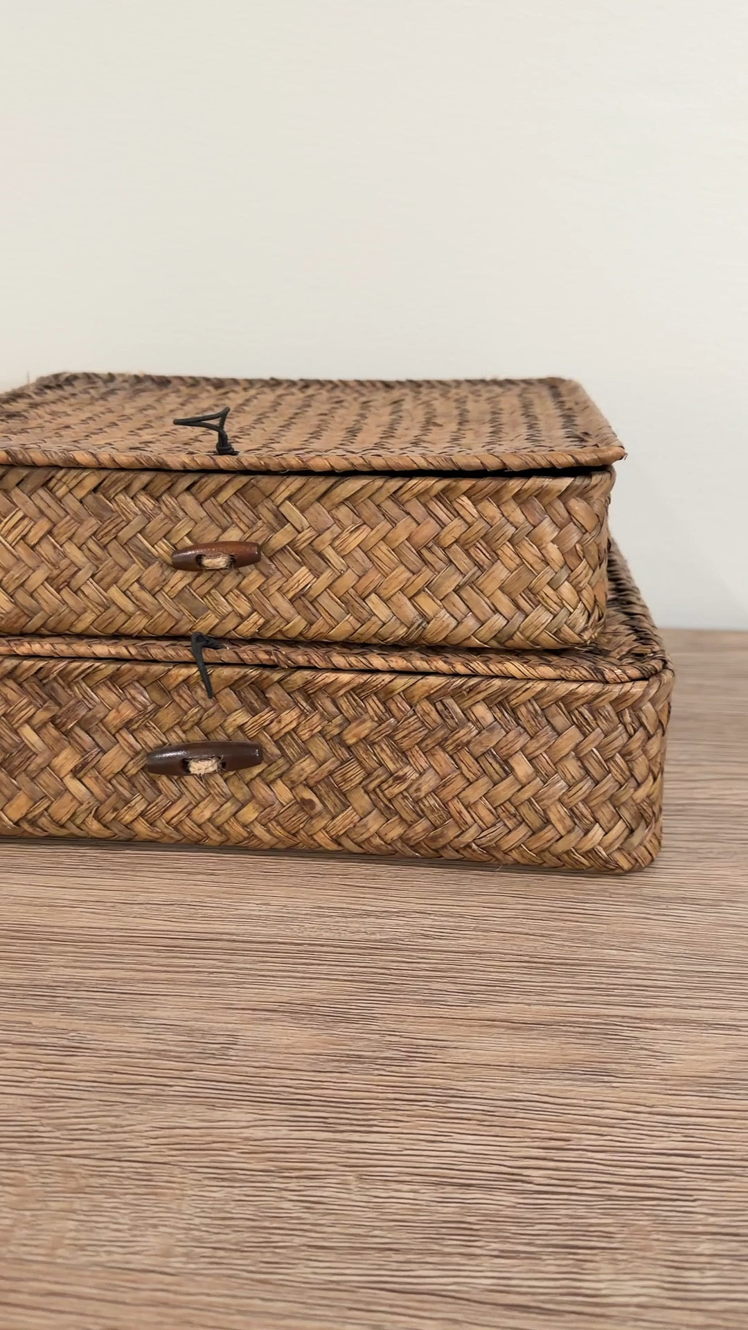 Hipiwe Set of 2 Flat Woven Wicker Storage Bins with Lid Natural Seagrass Basket Multipurpose Home Boxes for Shelf Organizer 

#LTKHome