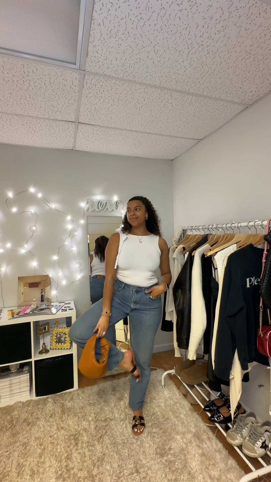 elevated basics for the win!! 

mom jeans, floral top, bottega Jodie bag, spring outfit, easy outfit, style, fashion inspo

#LTKVideo #LTKmidsize #LTKstyletip