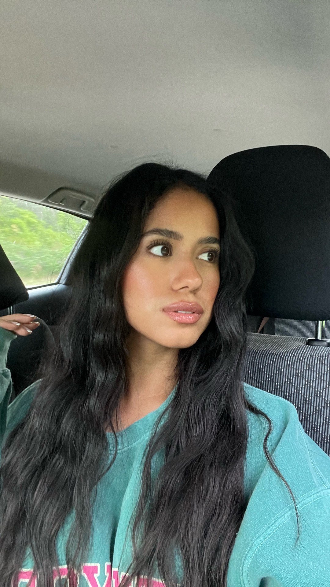 No foundation, soft glam makeup 