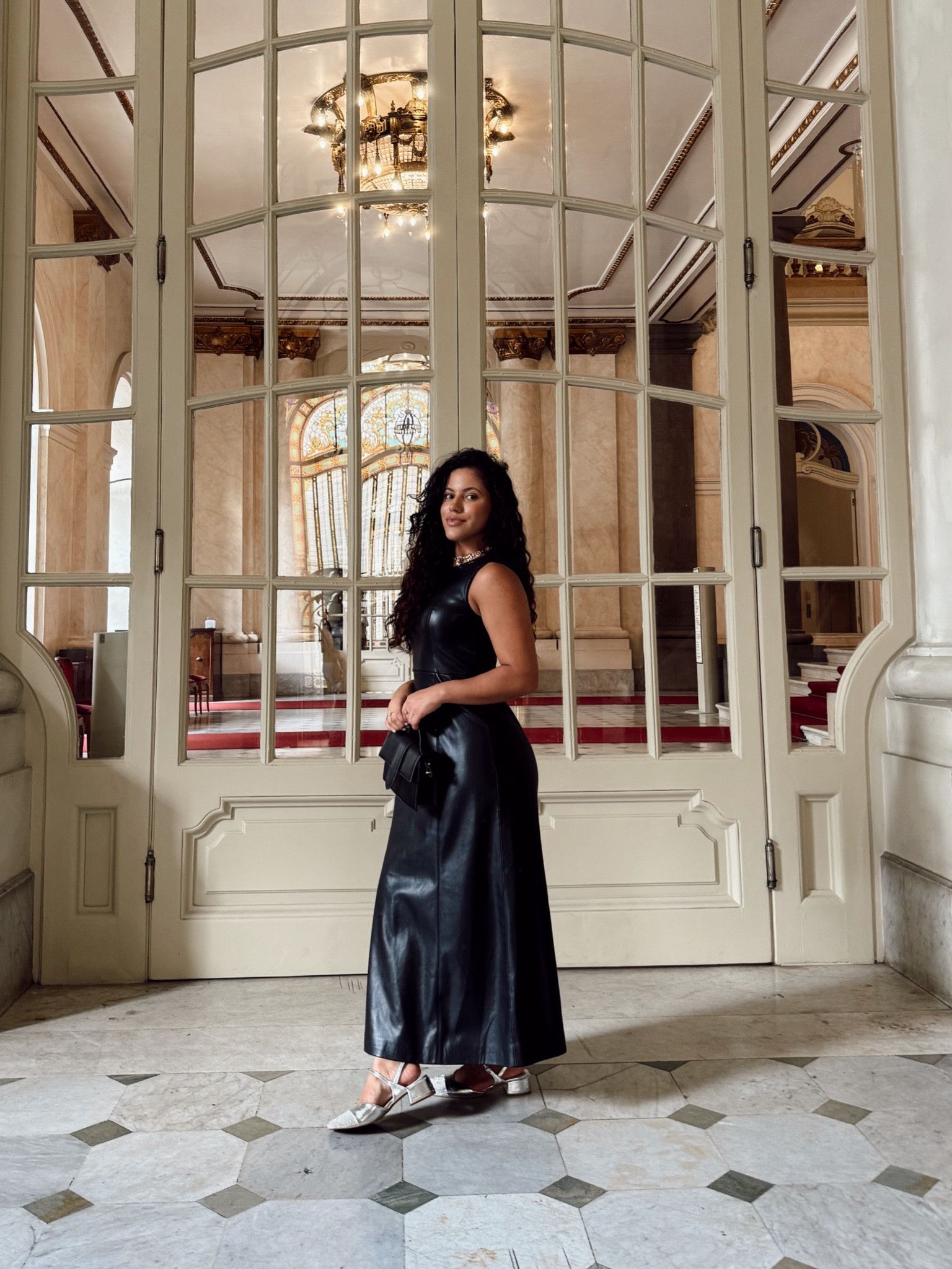 O vestido midi mais lindo que vocês irão ver hoje 😮‍💨🖤

#LTKbrasil