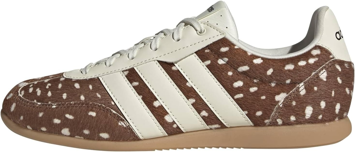 adidas Women's Barreda Low | Amazon (US)