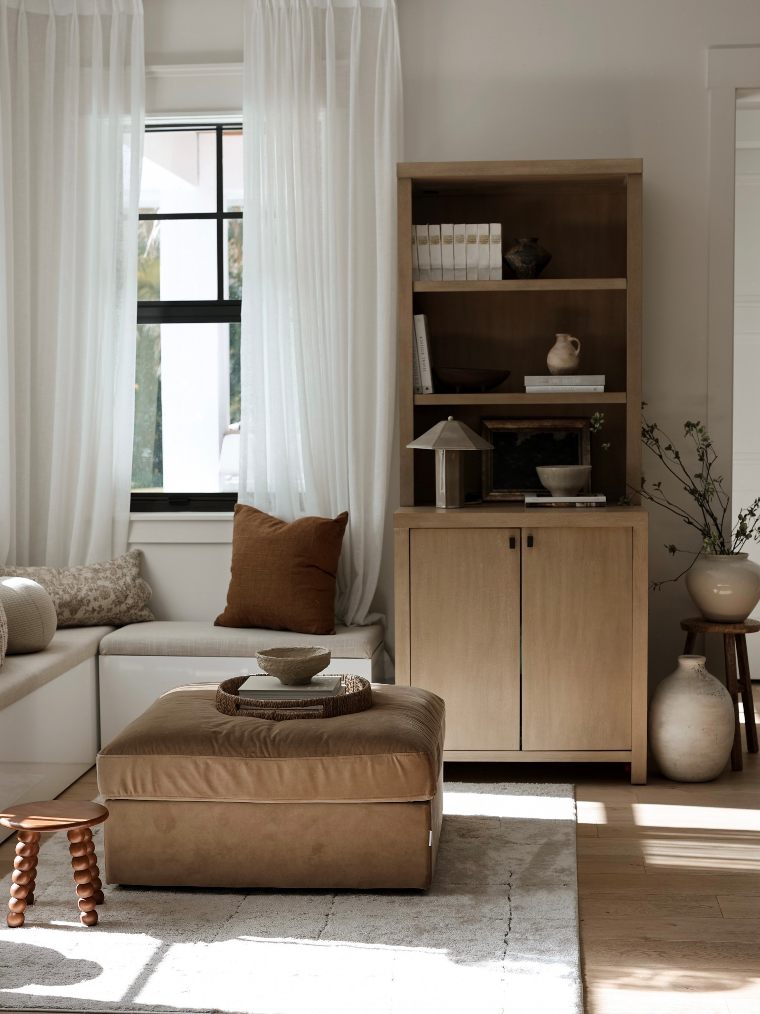 Pretty corner styling #homeaccessories #homedecor

#LTKHome