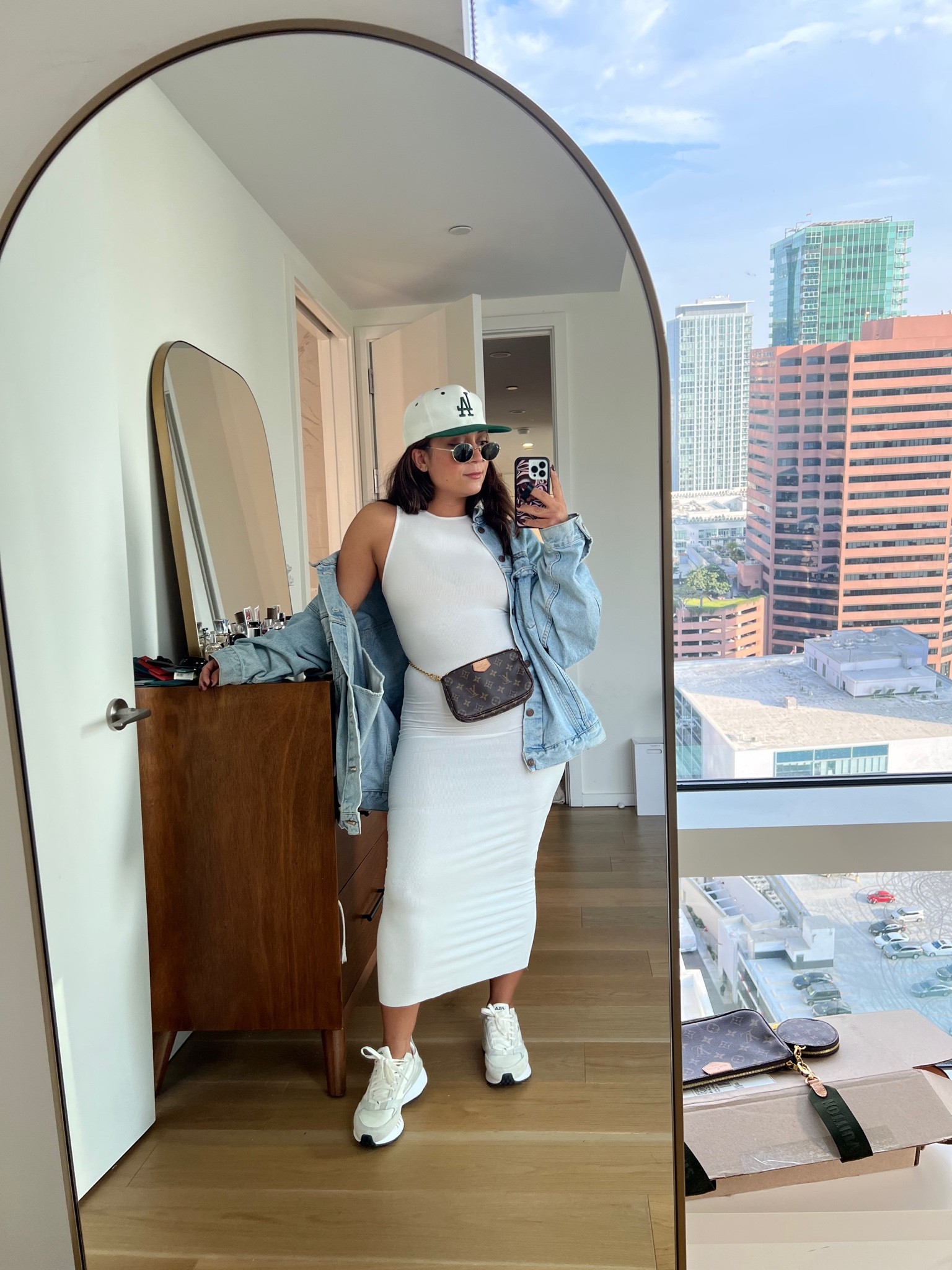 Cute baseball outfit idea I wore to the dodger game 
