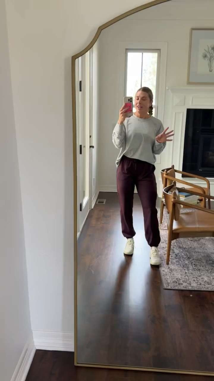 Vuori just got even better. New customers score 20% off with an LTK exclusive in-app code, which means buttery soft sets and everyday staples for less. ✨🛍️🤍#Vuori #VuoriSale #Activewear #Athleisure #FitnessFashion #WorkoutClothes #LTK #ShopLTK #NewCustomerDiscount #PerformanceWear 

 #LTKootd #LTKActive #LTKSaleAlert