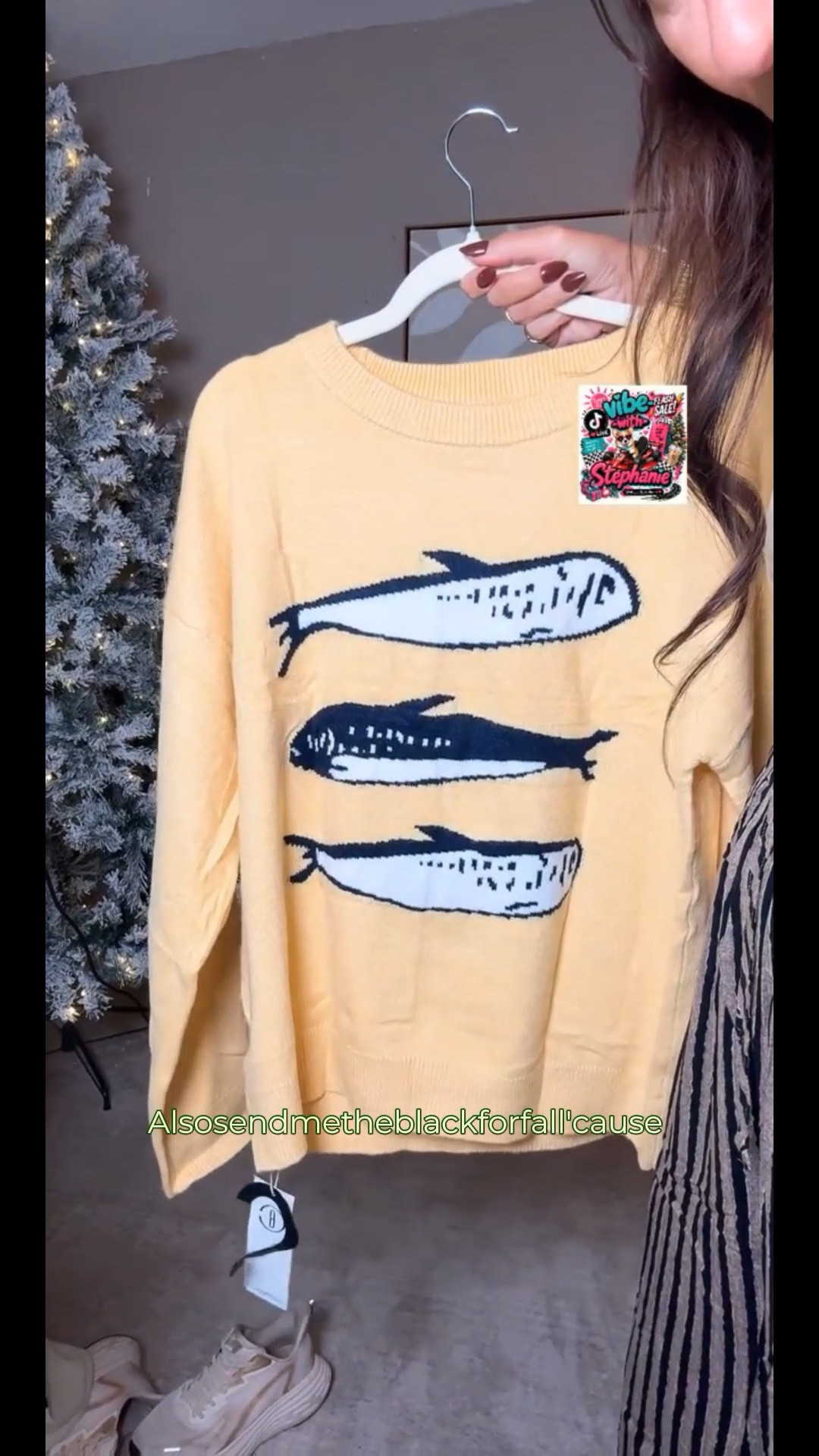Soft yellow sweater with fish print 🐠

#LTKootd #LTKSaleAlert #LTKU