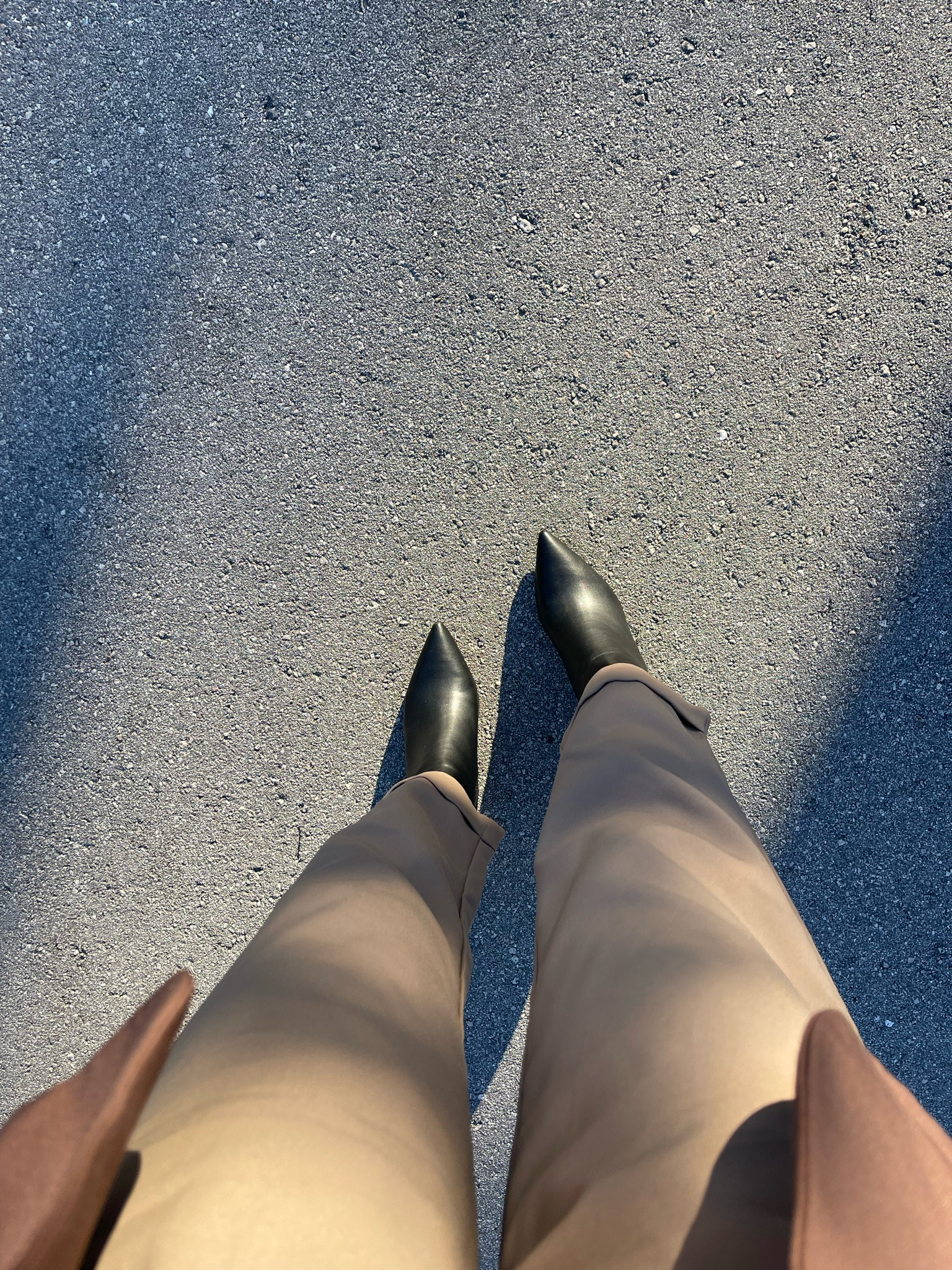 These cuffed trousers are the perfect length to wear with boots (boots on sale for $41.99). 

Fall looks, women’s trousers, boots, ankle boots, black boots, dark brown blazer 

#LTKshoecrush #LTKSeasonal #LTKworkwear