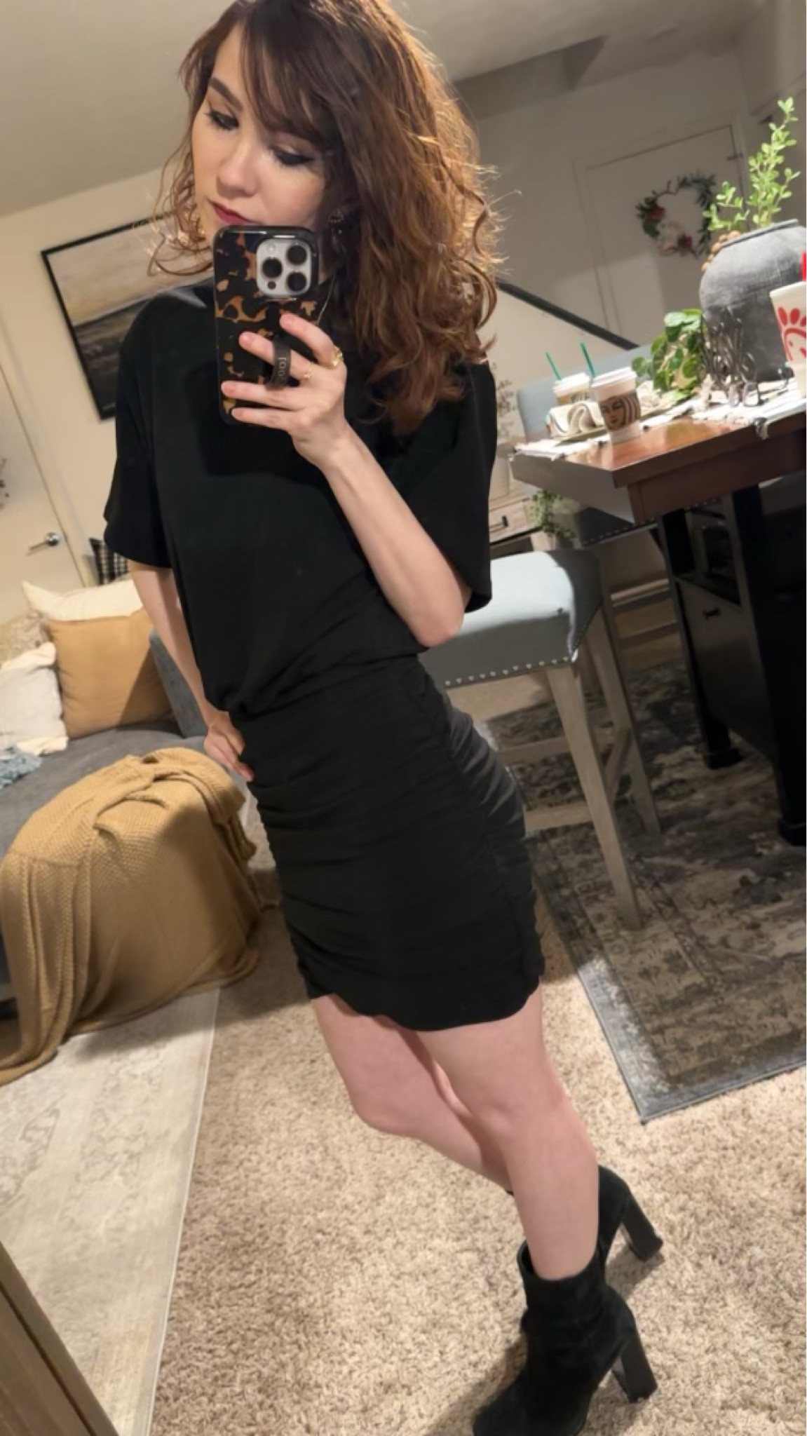 Little black Dress! Great for a date night outfit or a work outfit! Wearing size XXS. I’m 5’1 for reference. 