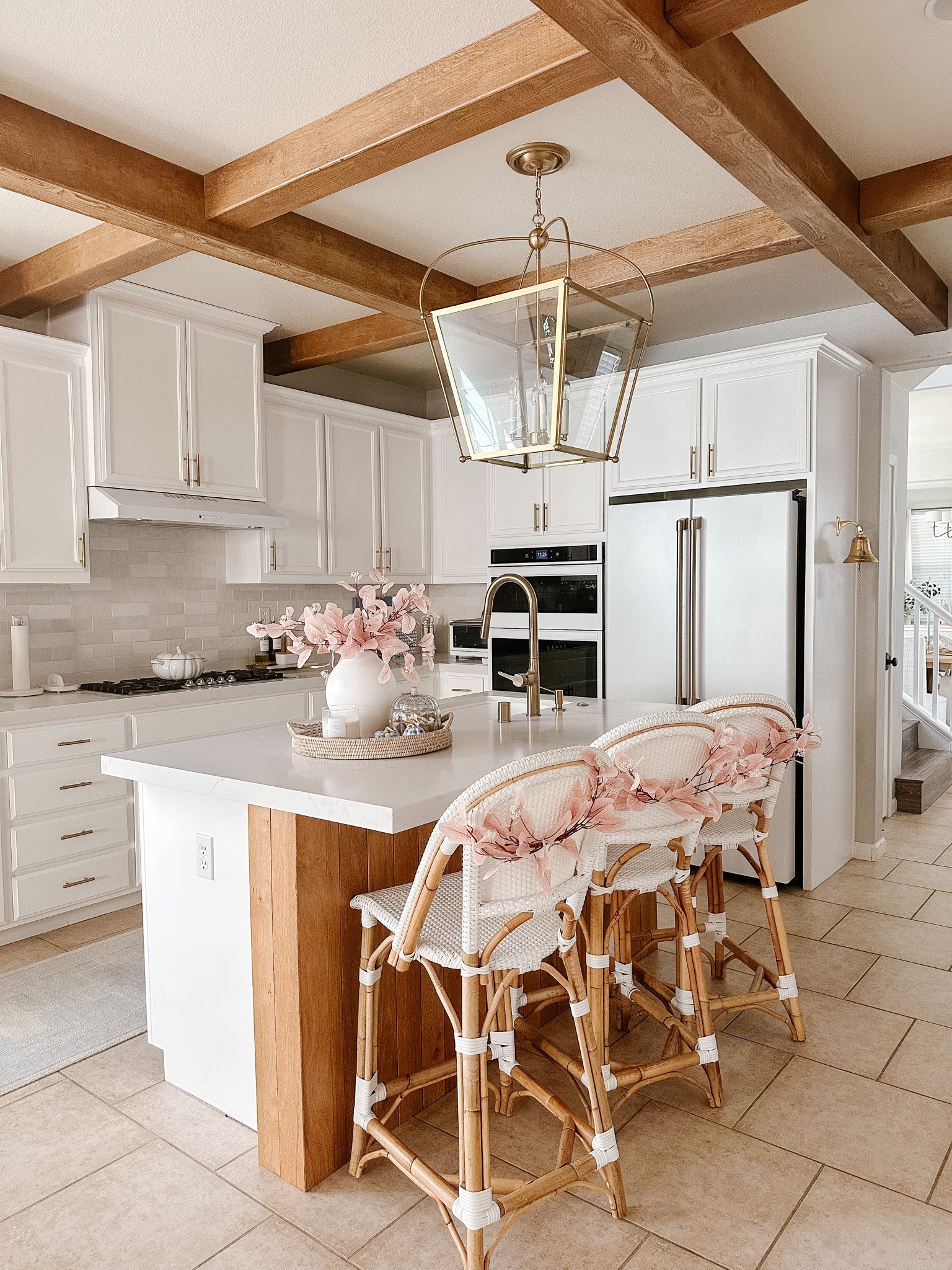 ‘You just couldn’t leave it alone could ya?’ Words straight my my electricians mouth when Greg told him I wanted to change the kitchen light again.  I’m my defense this is my job sooo 😉🤣 

#LTKhome #LTKSeasonal