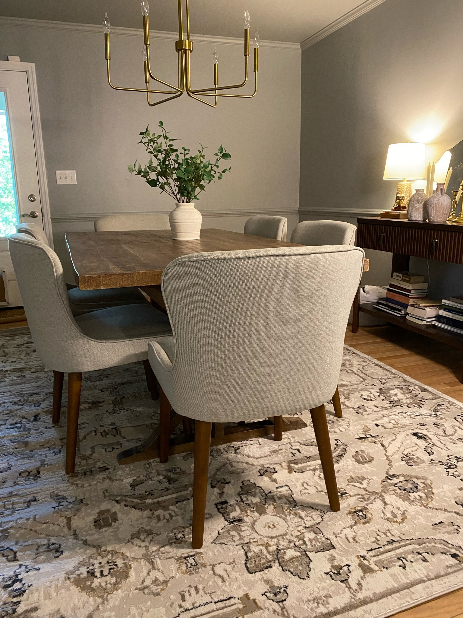 I love this rug from @coveredbyrugs it was so affordable and it is plush and came so quickly! I highly recommend this company I had such a great experience working with them! #ad @mohawkhome #diningroom #homedecor #rug #arearug 

#LTKHome