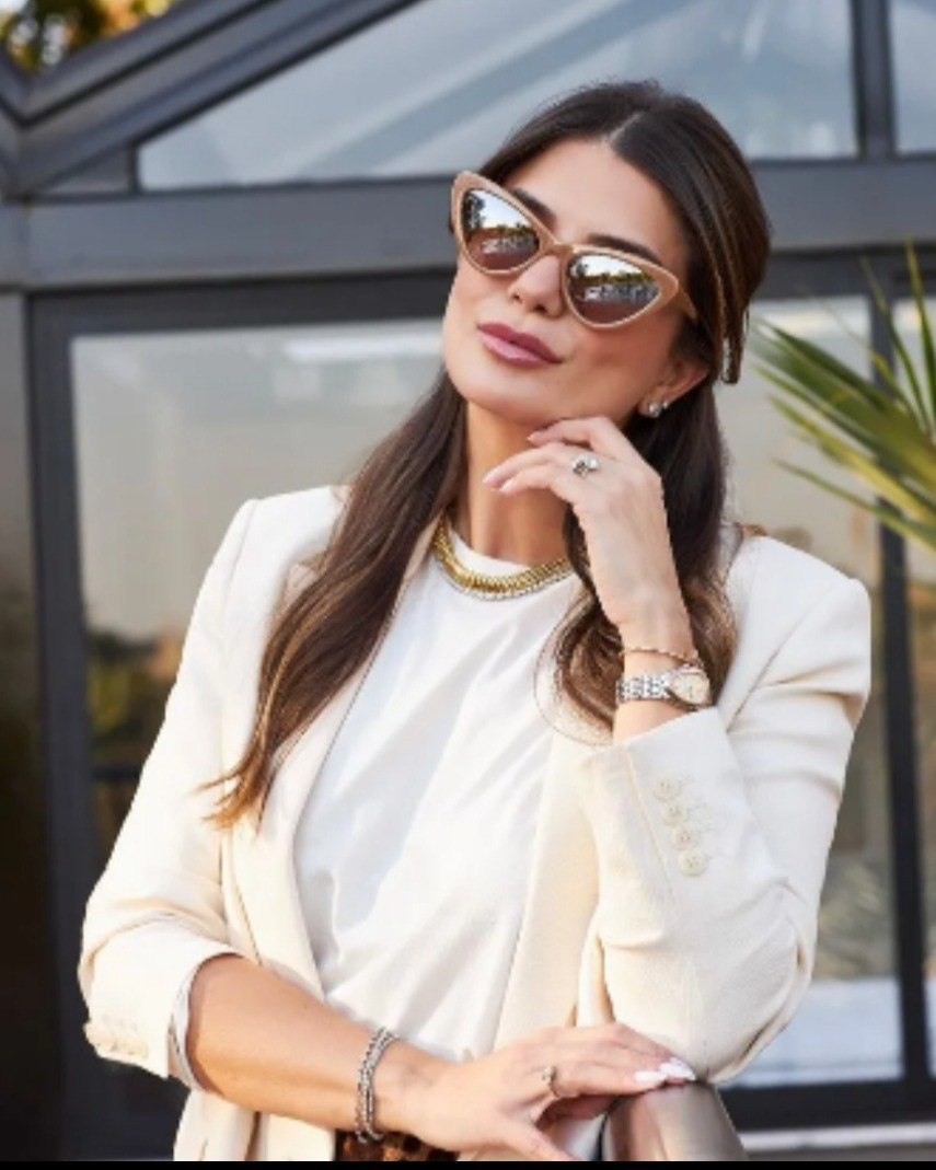 Trust Collection - Nude Coloured Cat Eye Sunglasses w/ Silver Mirrored Lenses

#LTKbrasil #LTKeurope #LTKFestival