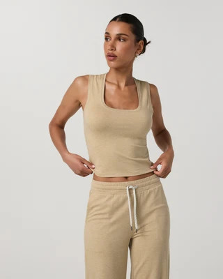 Vuori Halo Essential Scoop Tank Top | Khaki Heather | Medium | Vuori Clothing (US & Canada)