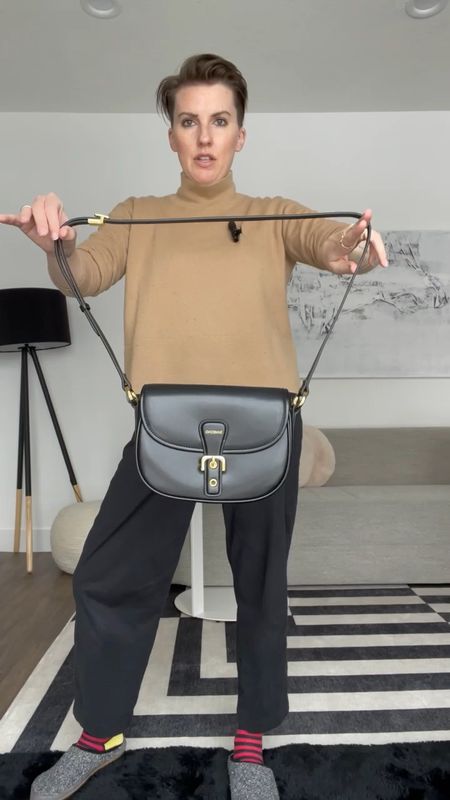 #gifted #shorts #shortsreview #minimalistfashion #styleinspo #handbags 
Emily Wheatley reviews Sinbono's Fiona Handbag
https://rstyle.me/+p7qmWjwjd1kO24YQOCWwVg
26% OFF $69+ purchase DISCOUNT CODE: EMILY26

#LTKGiftGuide #LTKitbag #LTKFind