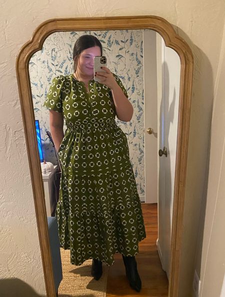 A no-filter look at the somerset maxi dress in moss from Anthropologie — seriously my new favorite dress! I’m wearing a size L. 💚

Green dress, fall dress

#LTKmidsize