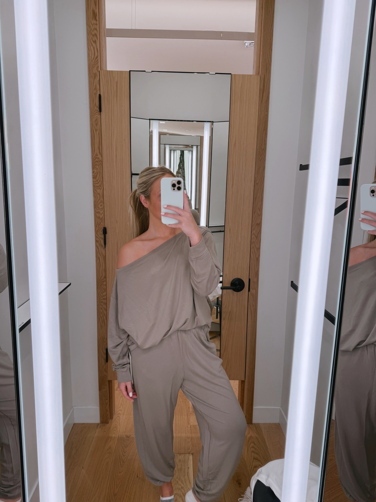 This new @lululemon material 👏🏼

#LTKFallSale #LTKStyleTip #LTKFindsUnder100