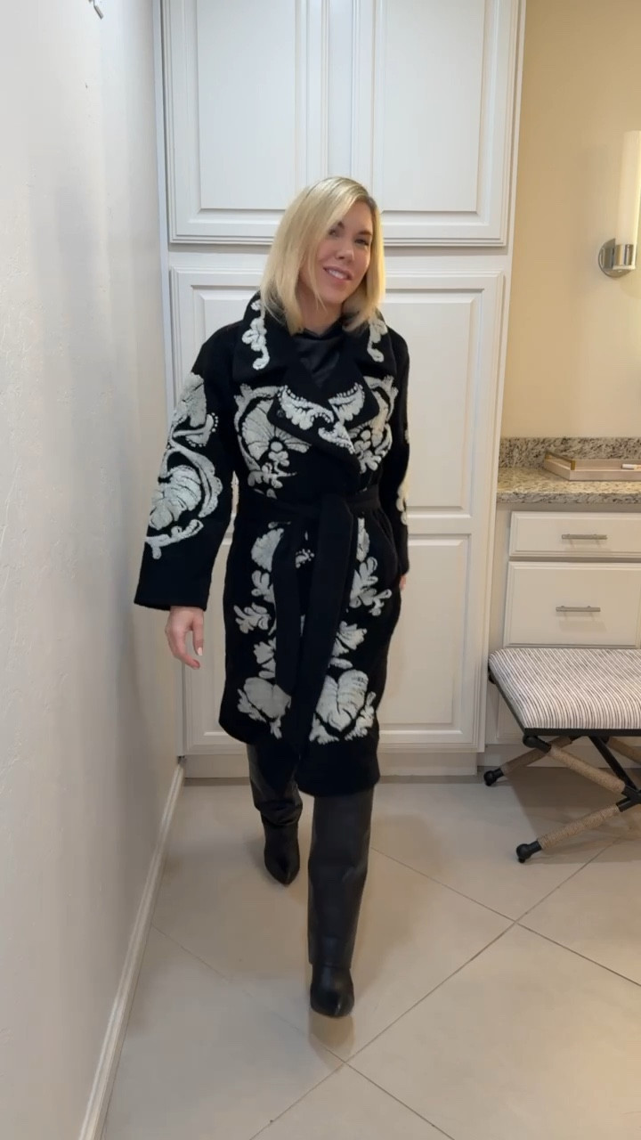 This year’s version of last year’s Farm Rio coat is EVEN BETTER!!


#LTKSeasonal #LTKStyleTip #LTKHoliday