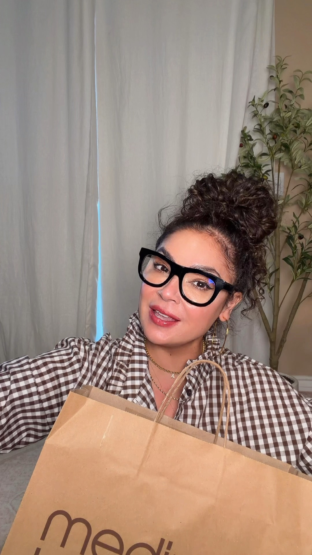 Unboxing some gorgeous goodies from @Bloomingdale's US 🤍