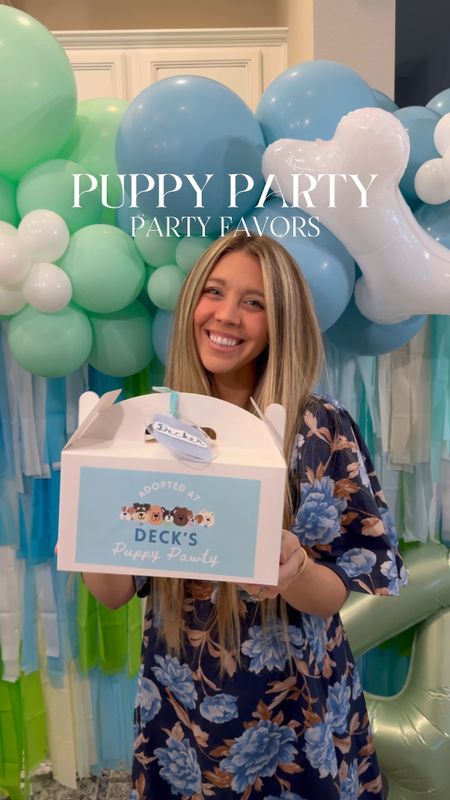 Definitely 10/10 recommend an adoption station for any birthday party 😂 It’s always a favorite!! 

@shopworthyofmagic for printables 🦴🐾✨

#partyideas #partyfavors #puppyparty #puppypawty #diyparty #partysetup #partyplanner #partymom #pinterestparty