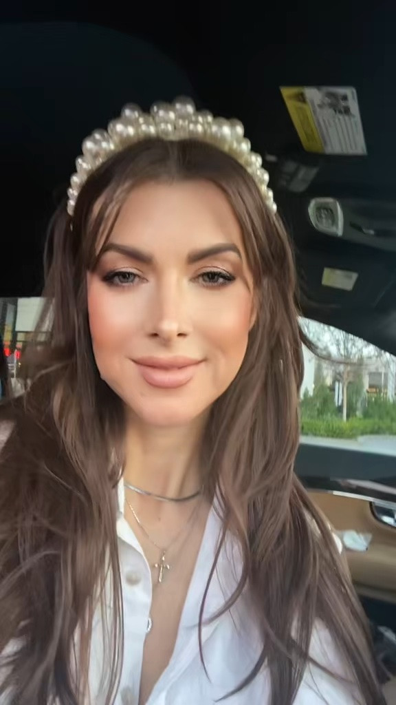 Everybody kept asking about this hairband I will link similar! Love you 🙏🏻🩵

#LTKdayinmylife #LTKmomlife #LTKmorningroutine