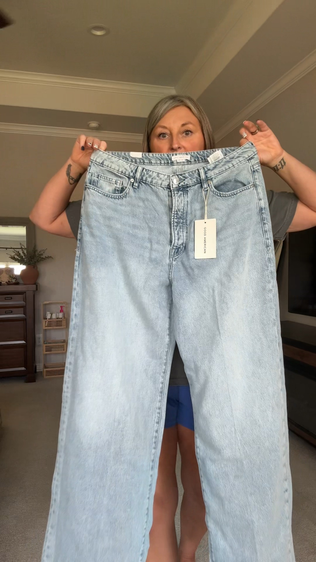 👖 The Cute Comfy Casual Club has a new assignment: find the GOOD jeans. 😂🤎

Because apparently we’re starting a little mini series where I try on jeans until we find the pairs actually worthy of our fall wardrobe.

First submission: Good American Weightless Wide Leg Jeans. 👀

We’re looking for the full package over here. Cute fit, comfortable enough to actually wear all day, flattering on a midsize body AND something we can pair with all the sweaters we’ve been collecting for fall. 🍂

So…let the Great Jeans Search officially begin. 👖🔎

Meeting adjourned…until the next cozy find. 🤎☕️

#CuteComfyCasualClub #MidsizeStyle #FallFashionFinds #Over40Style #MidsizeFashion

#LTKOver40 #LTKMidsize #LTKootd
