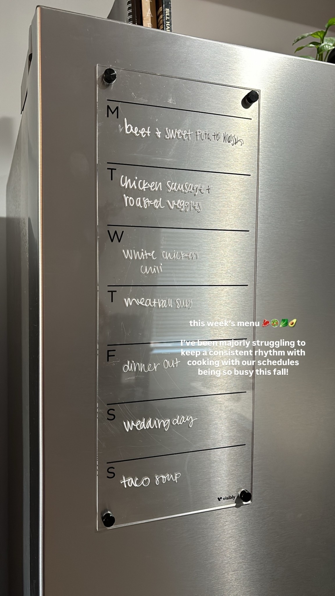 this week’s menu 🥩🥗🥬🥑

I’ve been majorly struggling to keep a consistent rhythm with cooking with our schedules being so busy this fall!