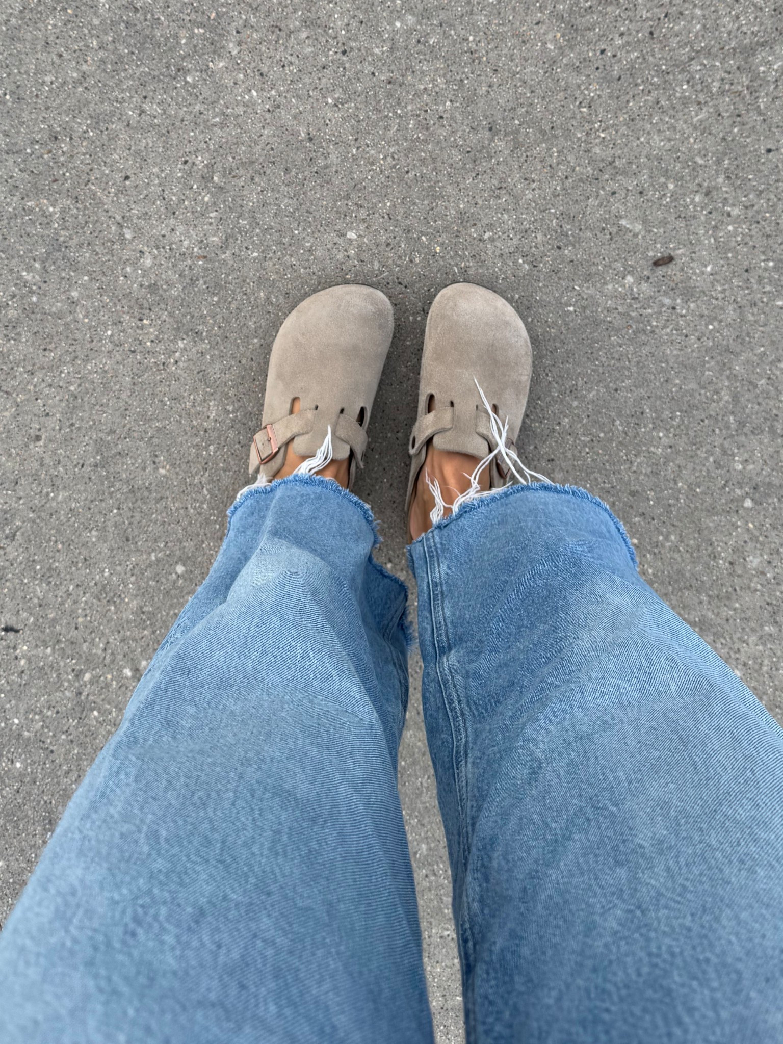 Spring shoes are here - Birkenstock clogs 

Tip: get the narrow clogs!!

#birkenstocks #springshoes #clogs #abercrombiejeans #rawhemjeans


#LTKWorkwear #LTKSeasonal #LTKShoeCrush