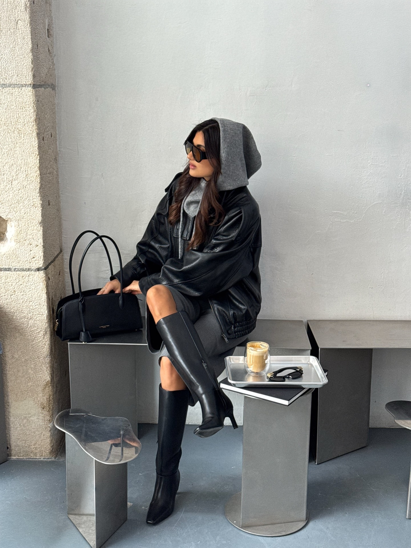 Back in Paris ☕️🥶

#outfitoftheday #coffeetime #paris